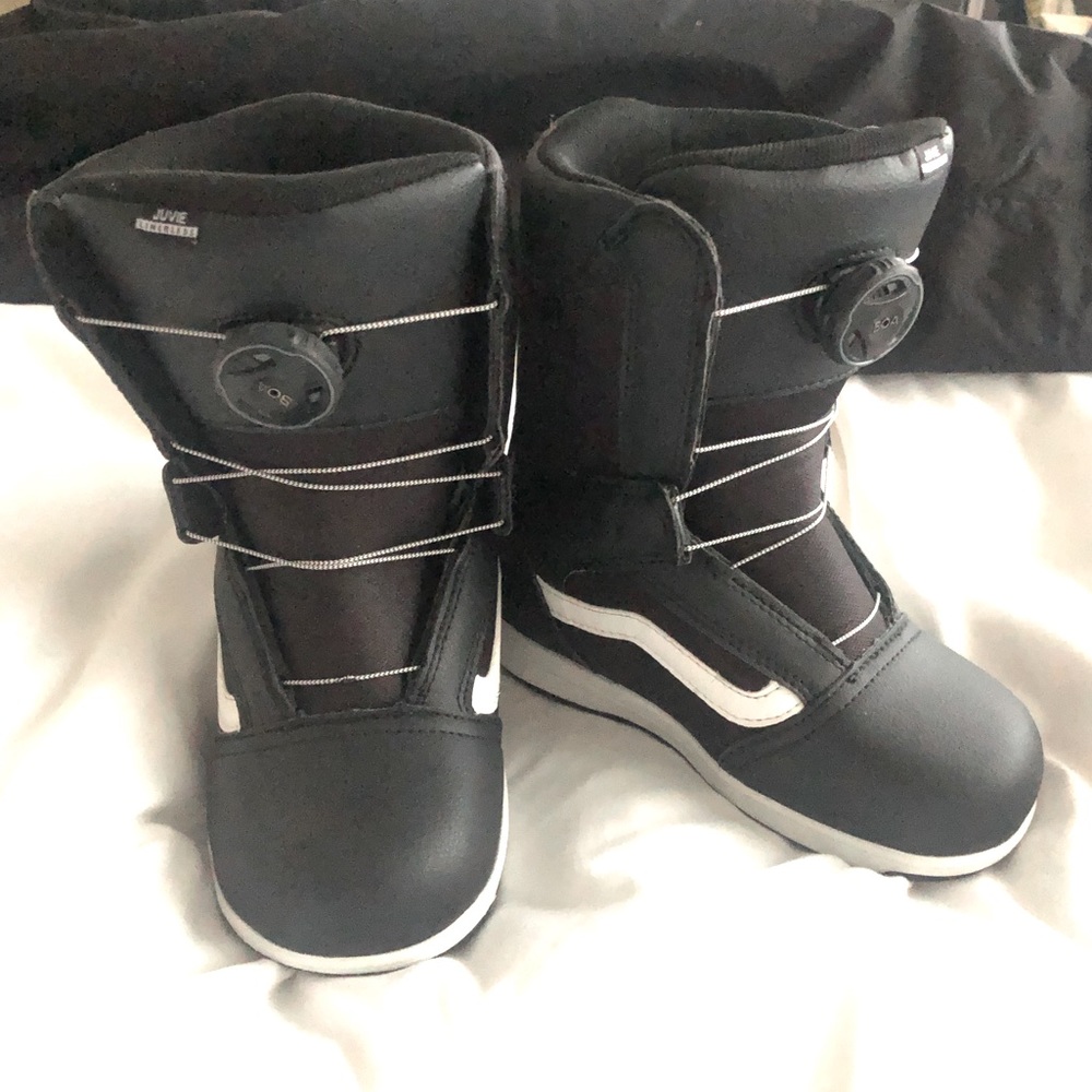 Vans kids snowboarding boots NEW